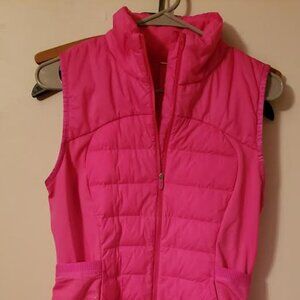 lululemon athletica Down for a RUN vest, HOT Pink, size 10